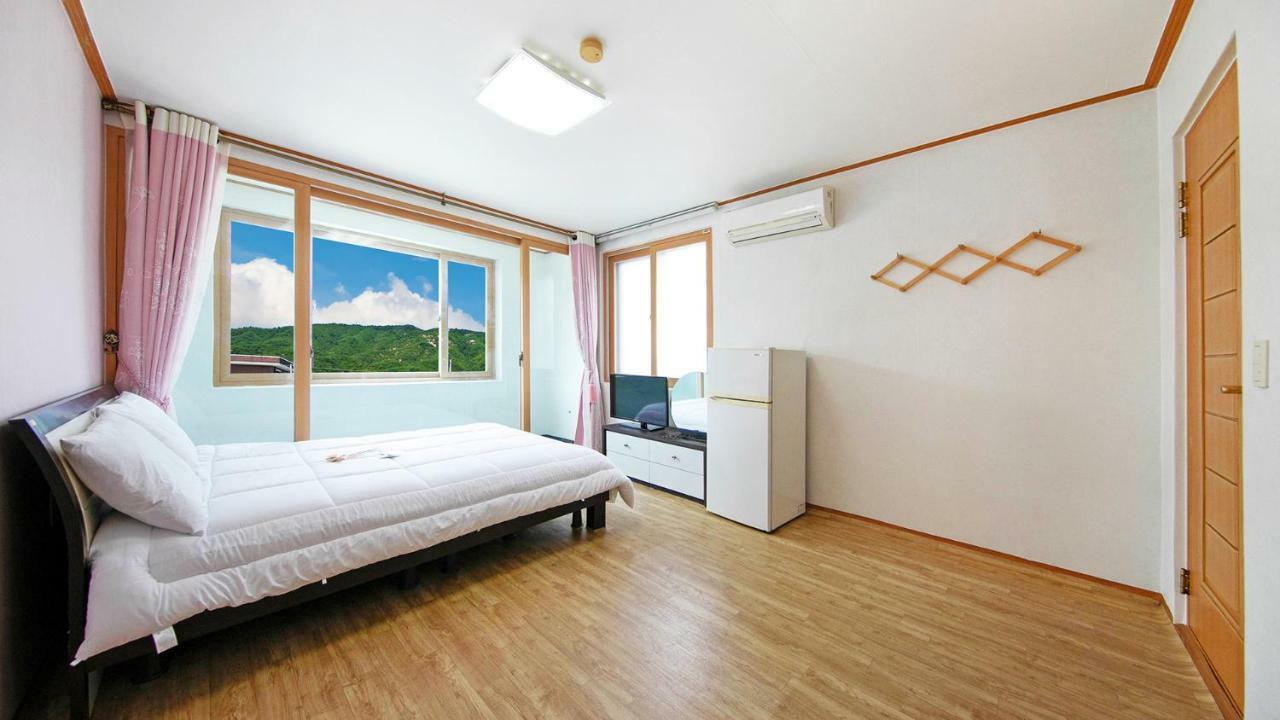 Samcheok Sol Beach Pension Exterior foto