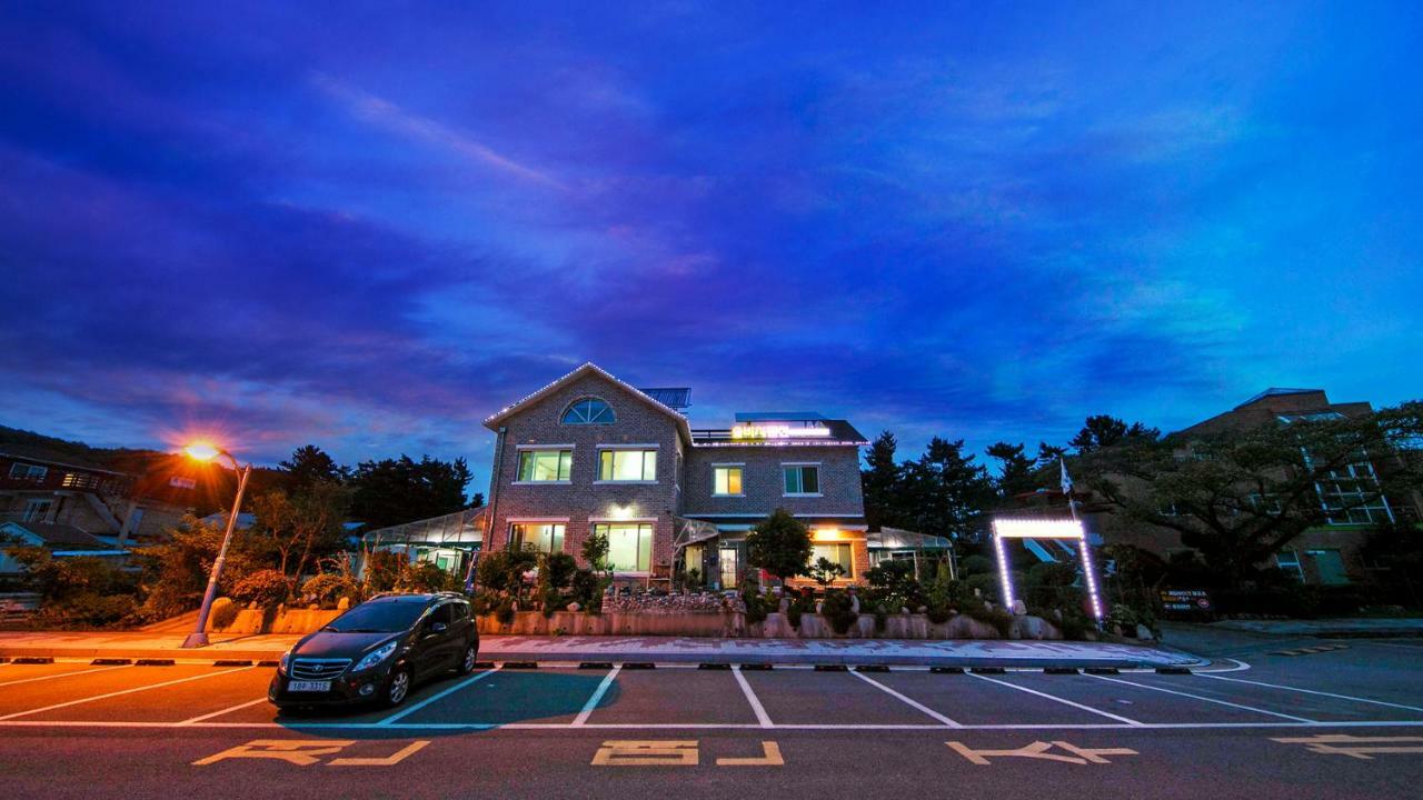 Samcheok Sol Beach Pension Exterior foto